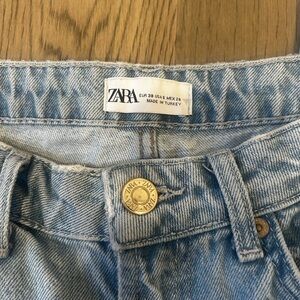 Zara Light Wash Jeans with Stitching Detail